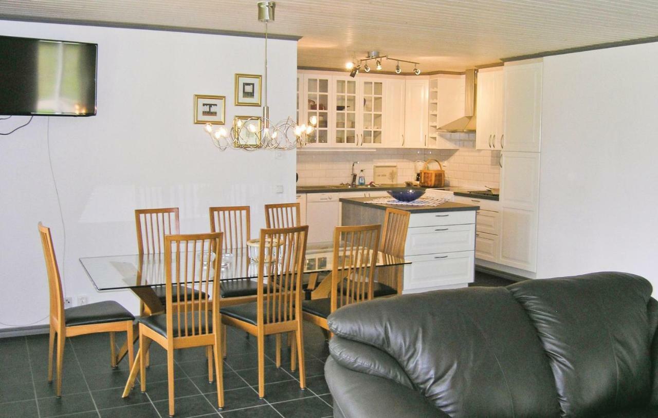 Cozy Home In Vittaryd With Sauna Kvänarp エクステリア 写真