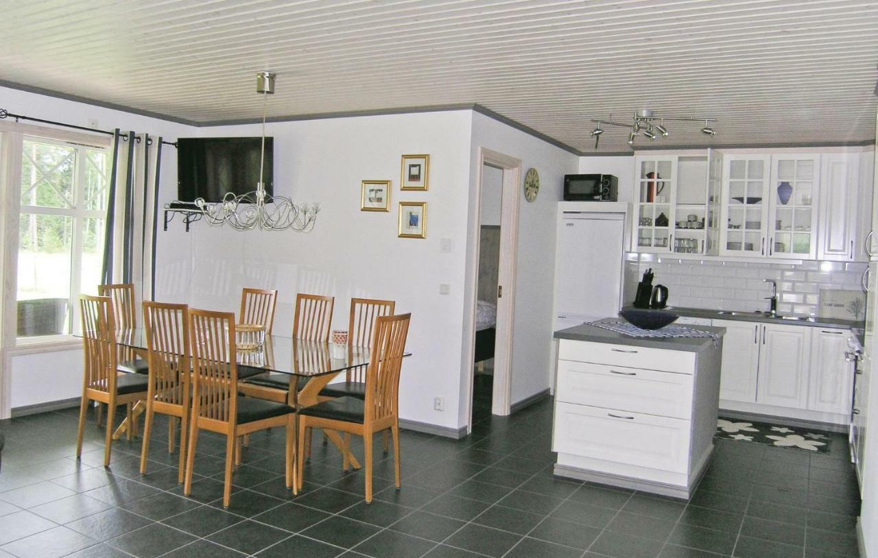 Cozy Home In Vittaryd With Sauna Kvänarp エクステリア 写真